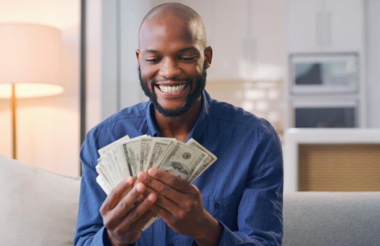 Exploring Money’s Impact on Personal Happiness and Fulfillment
